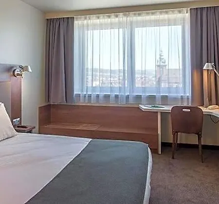 Centrum فندق نوفه تارخ